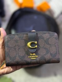 COACH QUATER ZIPPER  FOLDER WALLETS