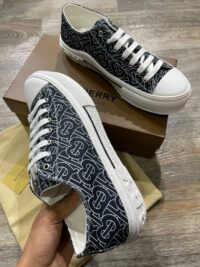 BURBERRY SNEAKERS
