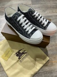 BURBERRY SNEAKERS