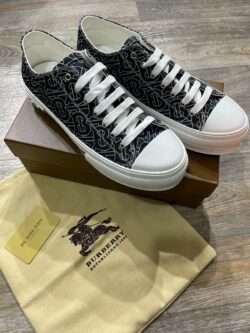 BURBERRY SNEAKERS