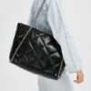 CAHRLES & KEITH APFRA QUKITED CHAIN TOTE BAG