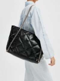 CAHRLES & KEITH APFRA QUKITED CHAIN TOTE BAG