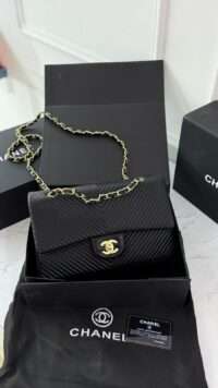 CHANEL JUMBO FLPA SHOUDLER CROSSBODY BAG